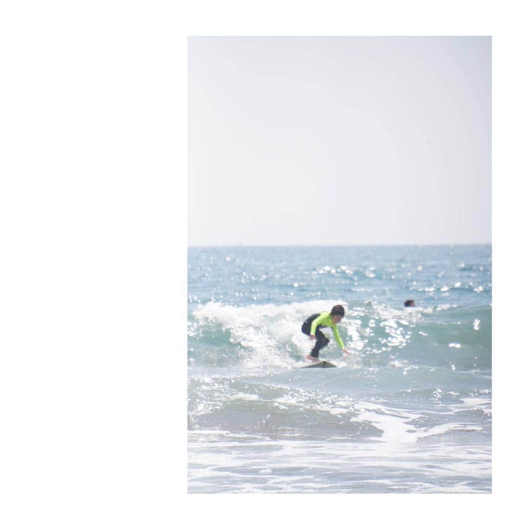 yori designerさんのインスタグラム写真 - (yori designerInstagram)「程よい暑さが気持ち良かったGW後半🏄‍♂️☀️ 帰りの渋滞、怖いなぁ〜🚗🚙🚌🚗🚙🚌 私は助手席やけど🙄 #生見 #southshore  #surfing」5月4日 13時28分 - yoko915