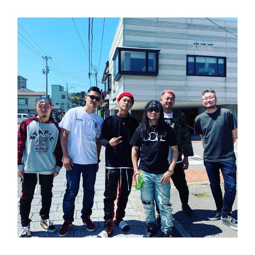 のインスタグラム：「DIABLO 東北ツアー お昼はみんなで食事 6/8新宿NEO MASQUERADEでもリリパを開催します  RepostBy @djkim.fd: "山形酒田DEE afterpartyありがとうございました😊 . あっと言う間に時間が過ぎた感が凄いけど、楽しく、濃い時間でした🙌 . @djdog_wataraiyu  @diablo_bowwow . ありがとうございました🙇‍♀️🙇‍♂️ #fathomlessdepths #bowwowrecordz" (via #InstaRepost @AppsKottage)」