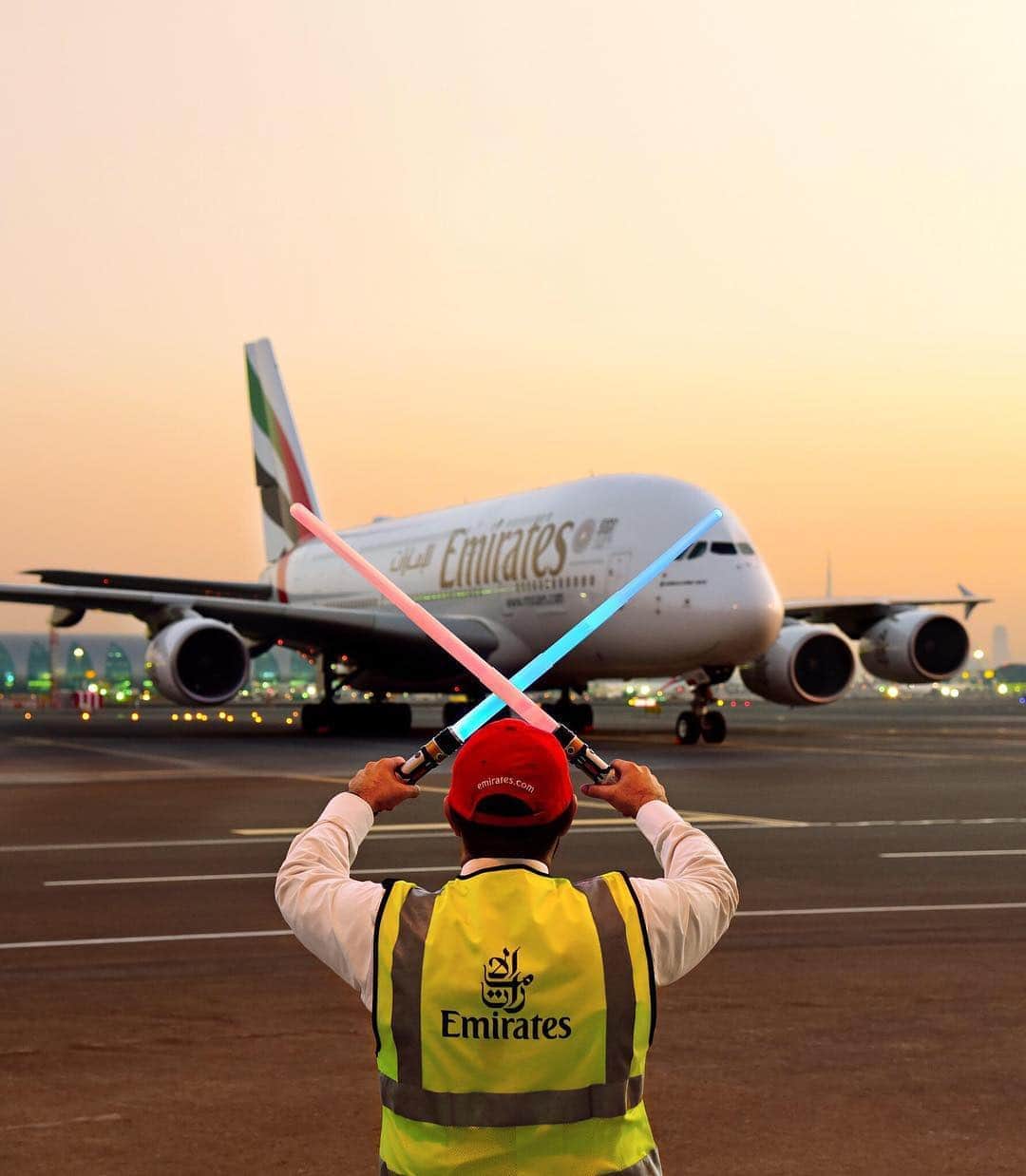 エミレーツ航空さんのインスタグラム写真 - (エミレーツ航空Instagram)「May the fourth be with you.  #MayThe4thBeWithYou #EmiratesAirline #FlyEmiratesFlyBetter」5月4日 23時32分 - emirates