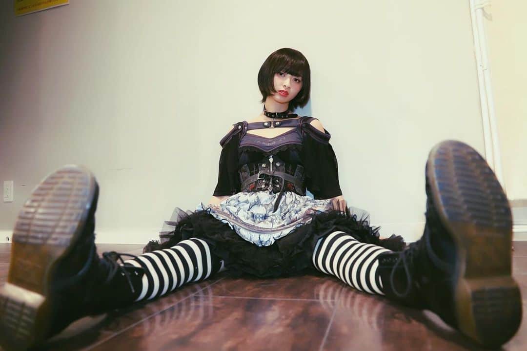 三嵜みさとさんのインスタグラム写真 - (三嵜みさとInstagram)「#fashion #gothic #miiramisato #木乃伊みさと」5月4日 23時33分 - miiramisato