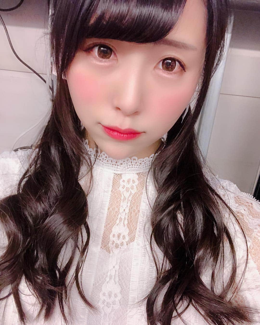 のインスタグラム：「おやくま🐻 . . 頭が甘いものくれーってきんきんしてるくらいの疲労感だけど幸せな気持ち🥰 毎日ありがとう💗 . . #おやすみ #goodnight #🌙 #おやくま #日々の出会いに感謝 #バクステ外神田一丁目 #いっちょめ #熊本美和 #miwakumamoto  #アイドル #idol #일본 #아이돌 #アイドルボウラー #Pリーガー #プロボウラーになりたい #instagood #followme #kawaii #makeup #beauty #黒 #私服 #ライブ #共犯者 #ニコニコ本社 #秋葉原 #ありがとう #すきぴ」