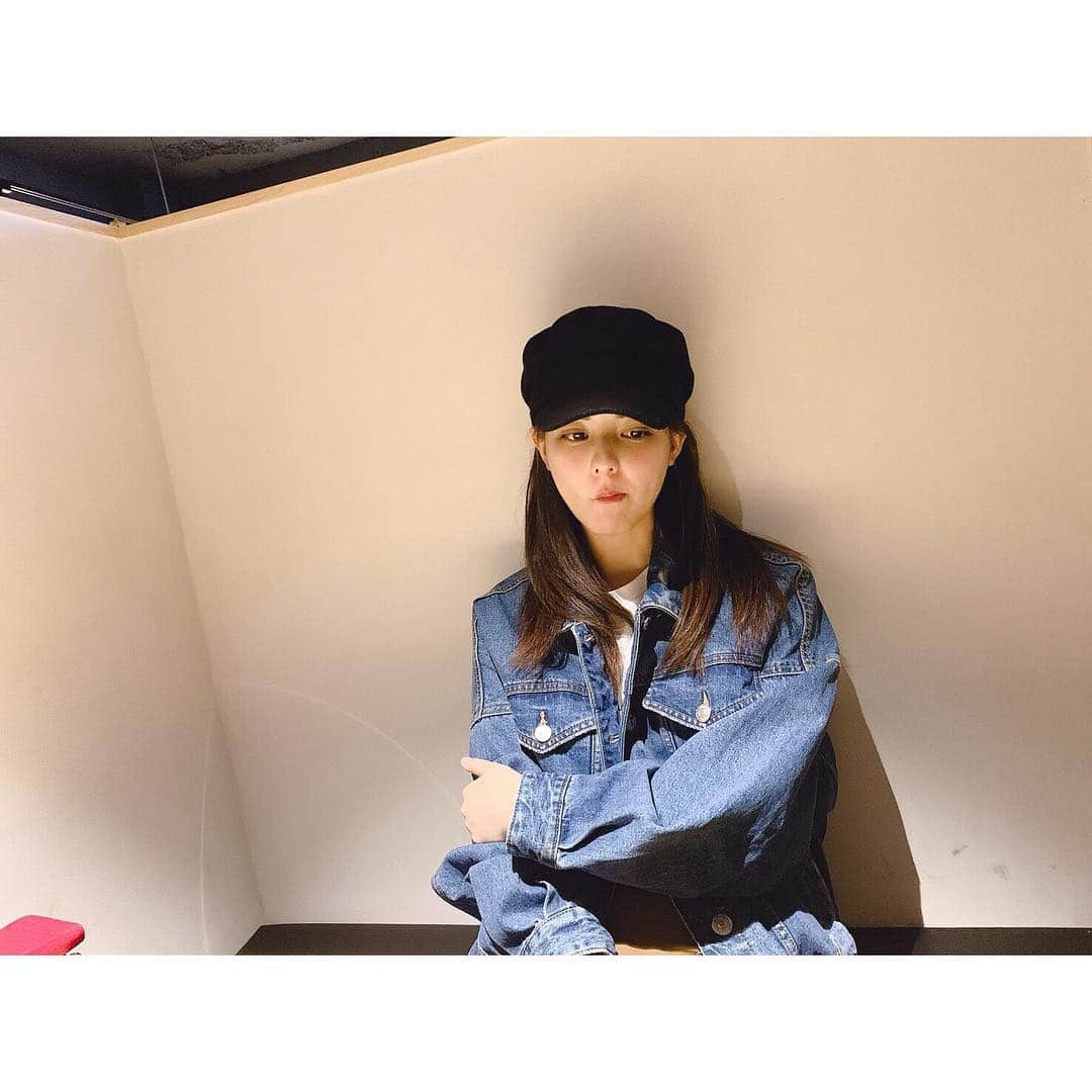 藤井美菜さんのインスタグラム写真 - (藤井美菜Instagram)「. ソウルも暖かくなってきましたよー☀️私は最近は韓国ドラマ「スカイキャッスル」にハマっています👩🏻‍💻 서울도 많이 따뜻해졌네요~☀️나는 늦었지만 요즘 SKY캐슬에 빠지고있습니다 👩🏻‍💻 It’s becoming warmer these days.  #デニムジャケット#デニジャケ#デニムジャケットコーデ#ソウル#데님자켓#자켓#오버핏#데님룩#denim#denimjacket#jacket#denimstyle」5月4日 23時45分 - fujii_mina_0715