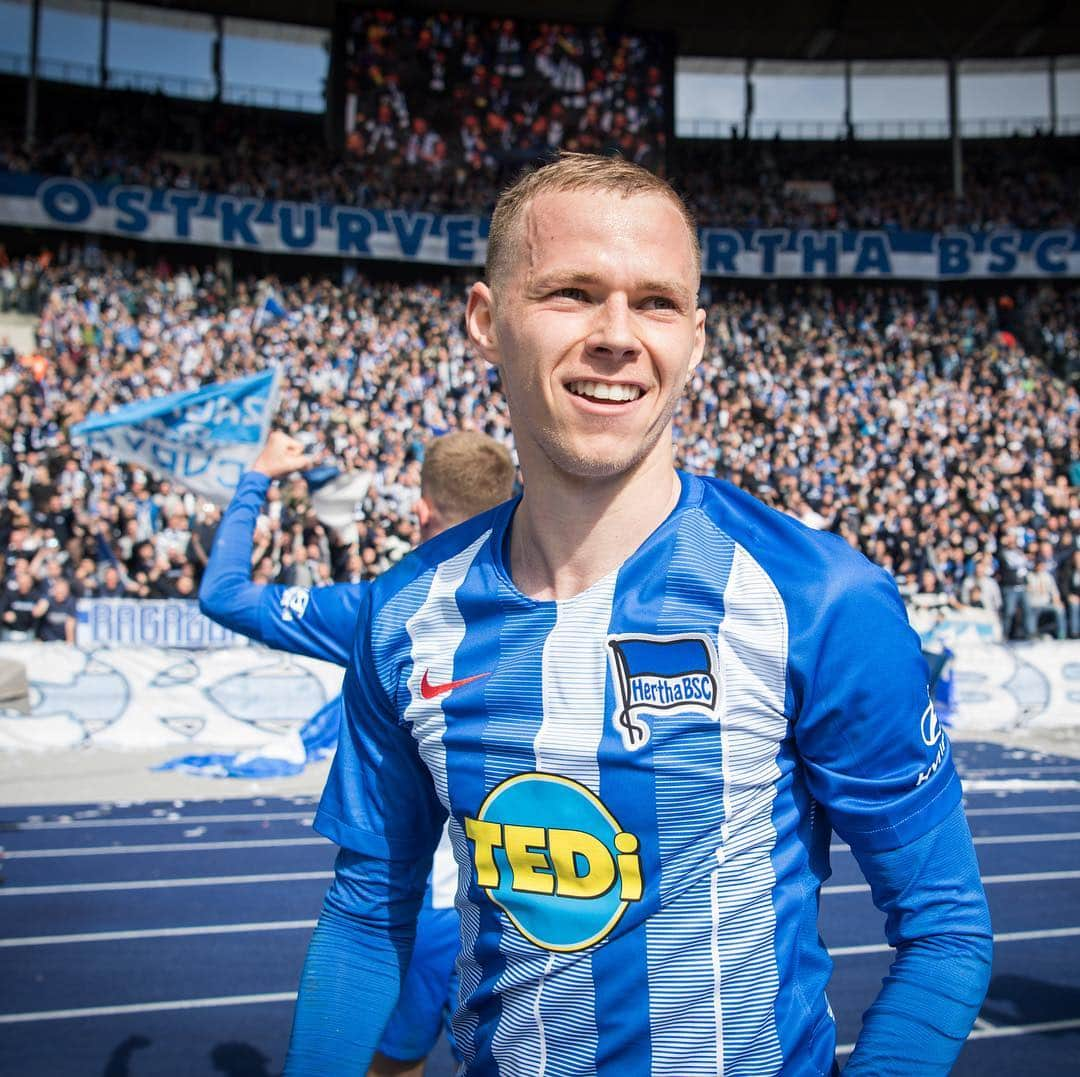 ヘルタ・ベルリンさんのインスタグラム写真 - (ヘルタ・ベルリンInstagram)「NUMBER 10! 🙌🏼 #bundesliga #spieltag #matchday #heimspiel #berlin #bscvfb #hahohe #herthabsc」5月4日 23時48分 - herthabsc