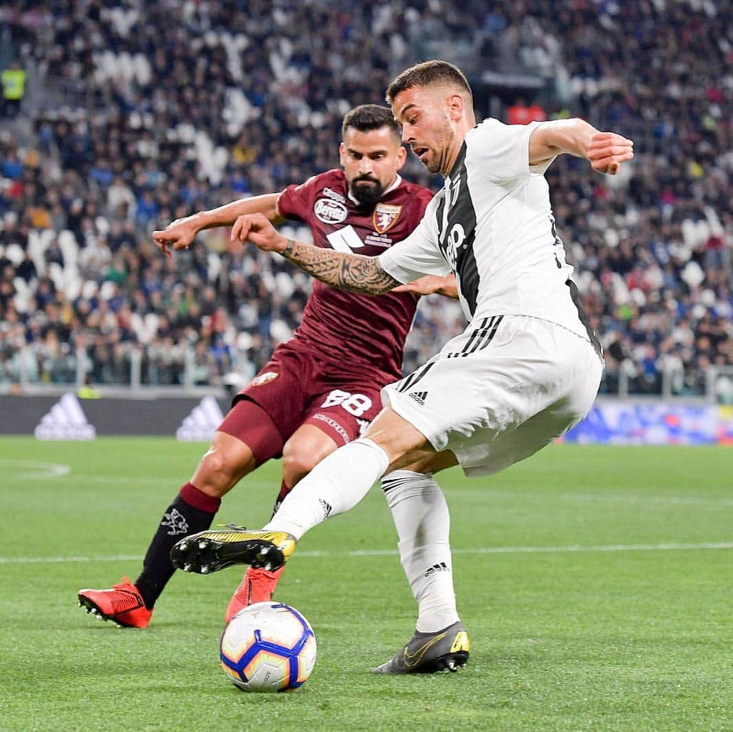 ユヴェントスFCさんのインスタグラム写真 - (ユヴェントスFCInstagram)「Spina Express in action 🚄  #ToroJuve #FinoAllaFine #ForzaJuve」5月5日 0時01分 - juventus