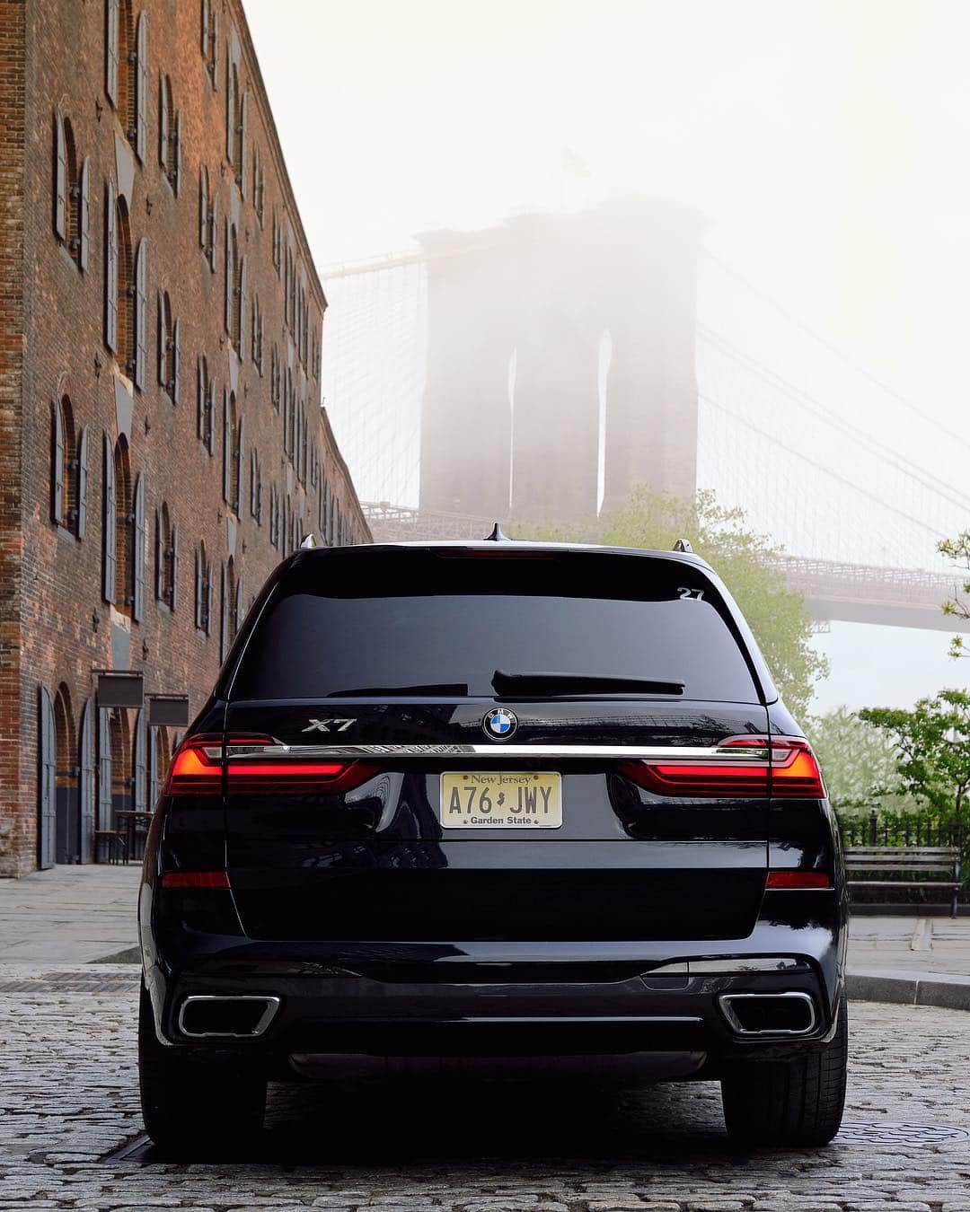 BMWさんのインスタグラム写真 - (BMWInstagram)「A piece of art on display. THE X7. BMW is official partner of the @friezeartfair New York. @bmwgroupculture #THEX7 #BMW #X7」5月5日 0時15分 - bmw