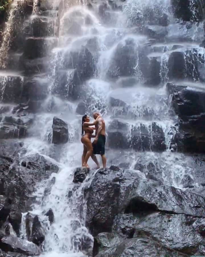 Aylen Aのインスタグラム：「Adopt the pace of nature 🦋」