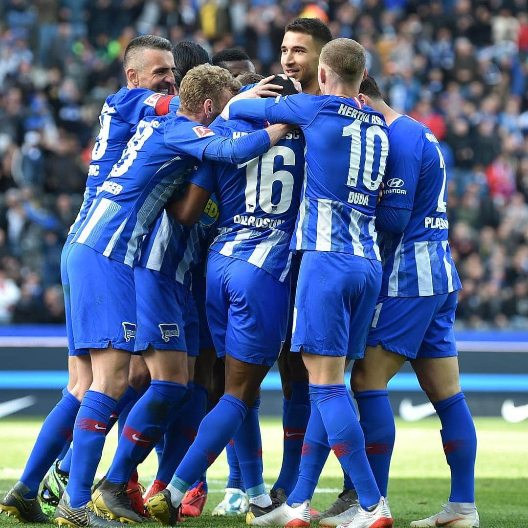 ヘルタ・ベルリンさんのインスタグラム写真 - (ヘルタ・ベルリンInstagram)「Heimsieg! 🤗 #feelssogood  #bundesliga #spieltag #matchday #berlin #heimspiel #bscvfb #hahohe #herthabsc」5月5日 0時27分 - herthabsc