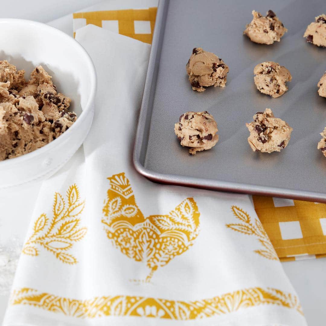 Nordstromさんのインスタグラム写真 - (NordstromInstagram)「Breaking in new kitchenware might be the best way to welcome the weekend 🍪 what are you cooking up tonight?」5月5日 0時41分 - nordstrom