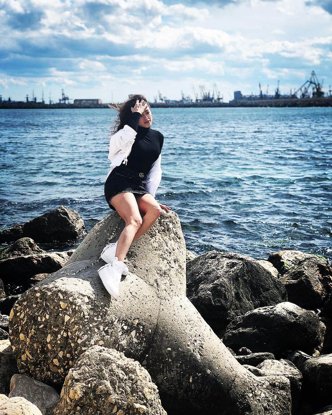 ラリサ・ヨルダケのインスタグラム：「I don't have time for games, just to live my life. 🧚🏼‍♀️ #newme」