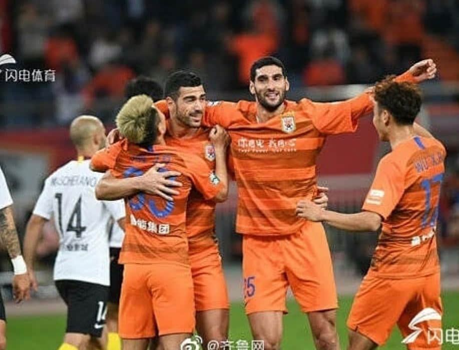 マルアン・フェライニのインスタグラム：「Good game ⚽️... great victory ... have a good weekend @lunengtaishan」