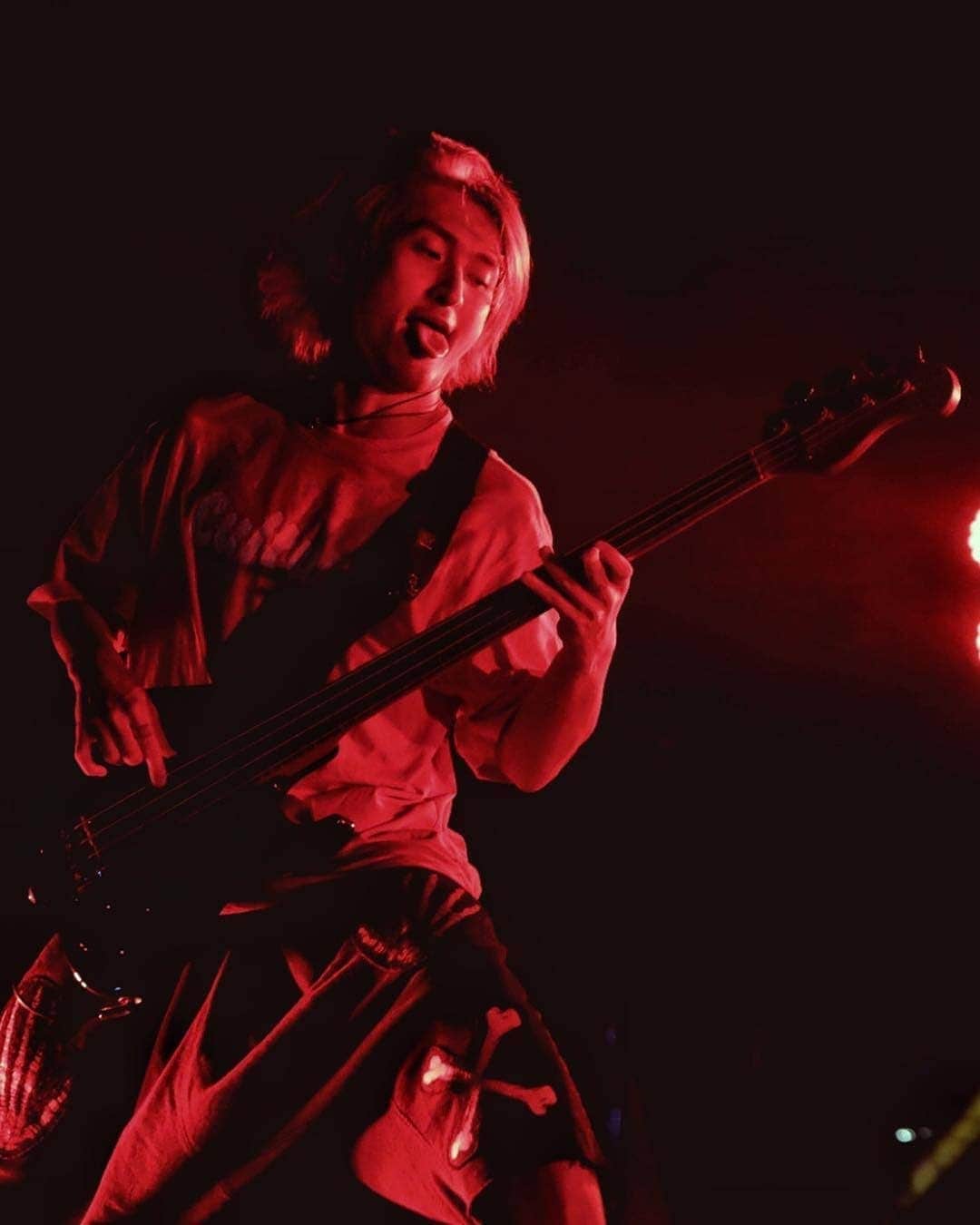 ONE OK ROCK WORLDさんのインスタグラム写真 - (ONE OK ROCK WORLDInstagram)「- ■Ed Sheeran Divide world tour2019 Live in  Jakarta,Indonesia,Gelora Bung Karno Stadium 03/05/2019  4月から始まったエド・シーランのOAとしてのアジアツアーファイナルを5/3インドネシアのジャカルタで迎えた。 以下 @masagungwilis よりリポストさせて頂きます。 ■The Japanese superstars, One Ok Rock are supporting Ed Sheeran in Jakarta . . Photo taken using Canon EOS R with EF 70-200mm f/2.8L IS II USM and RF 28-70mm f/2L USM lens #oneokrock #edsheeran #divide #jakarta #canonphotoid #canonindonesia @canon.indonesia @oneokrockofficial」5月5日 0時46分 - oneokrockworld