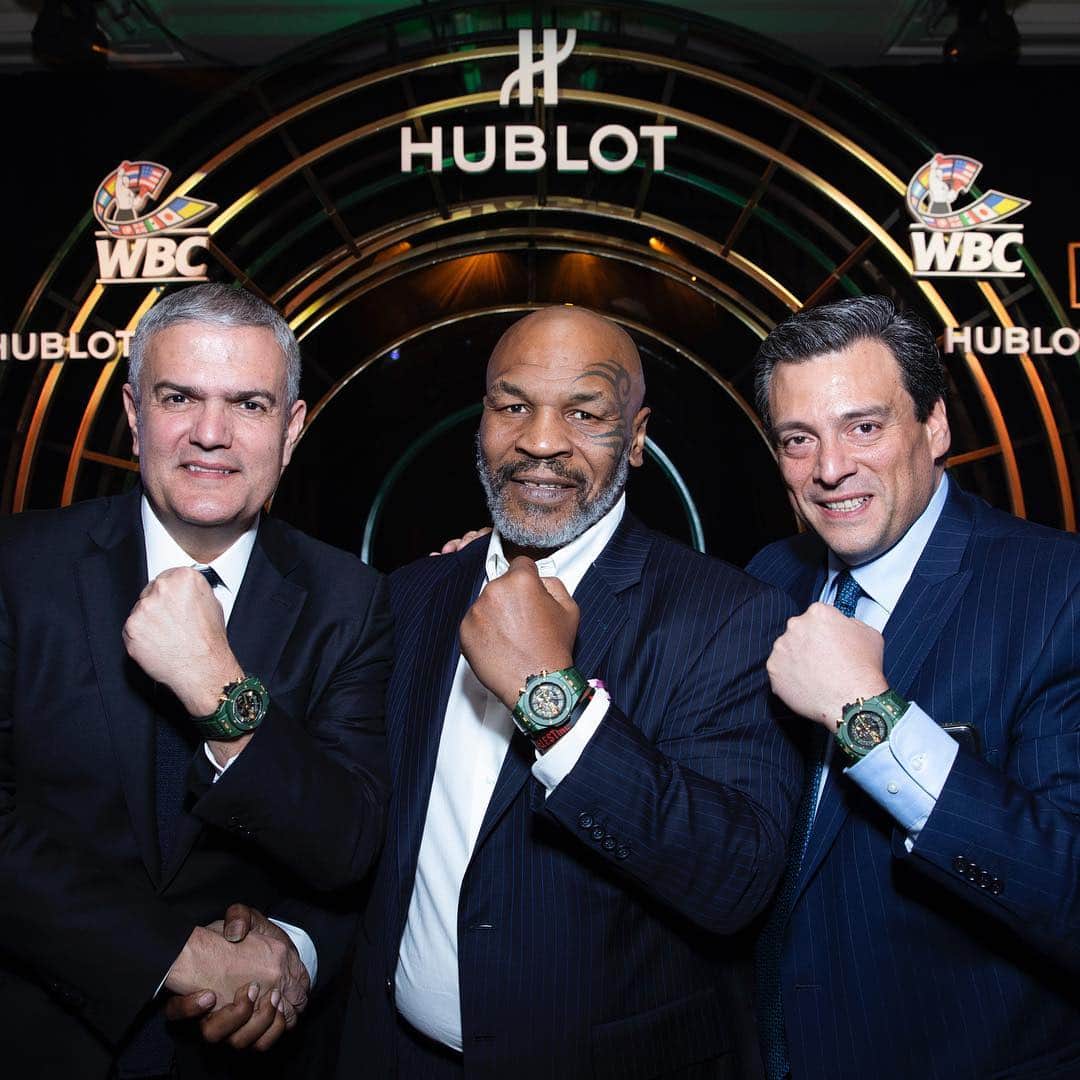 のインスタグラム：「Once again, we have the great honor and privilege of teaming up with the @wbcboxing and iconic boxing champions for a historic evening, the Night of Champions, to benefit the #WBC José Sulaimán Boxers Fund. Thank you @miketyson for joining us. #HublotLovesBoxing. @wbcmoro #miketyson」