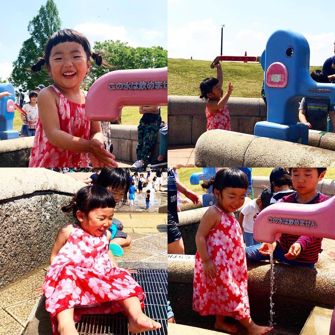 新井美穂さんのインスタグラム写真 - (新井美穂Instagram)「今日は、娘のリクエストでお馬さん乗りに#府中競馬場 へ。 道中、会う人会う人に「今からお馬さん乗るんだよー」と張り切ってた娘だけど9時半の時点で整理券終了してた😭#GW激混み  残念ながら今日はお馬さんには乗れなかったけど、 意外とサラリと受け入れ#アスレチック#水遊び と始終大はしゃぎな娘。 良かった良かった😌 #GWあと2日 そろそろ私が疲れてきたわ〜😅（笑） #娘2歳11ヶ月#母娘休日#休日おでかけ#10連休長すぎる#前髪切りました#前髪ぱっつん」5月4日 16時37分 - arai_miho