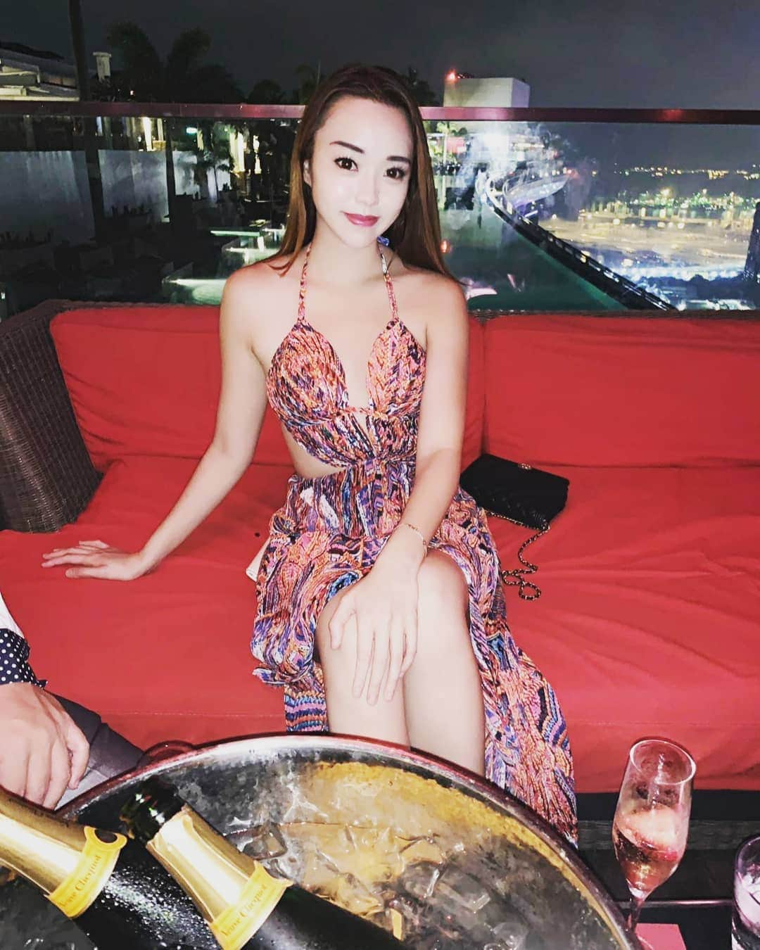 Nicole Chenさんのインスタグラム写真 - (Nicole ChenInstagram)「Do you ever feel me close to you? #celavi #fun #singapore #travel #relax #holiday」5月4日 16時41分 - nicolechen.tv