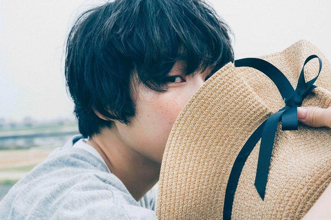 光永さんのインスタグラム写真 - (光永Instagram)「単独用に撮った写真のアザーカットが良いので載せます🥗 (髪型よく聞かれますがこれはコテで巻いてます。) . . #アイコン変えました #新しいプロフィール画像 #光永 #御座岡宏土  #光永とスーパーカメラマン #ショートカット #ボーイッシュ #メンズライク」5月4日 16時46分 - hinata_official__