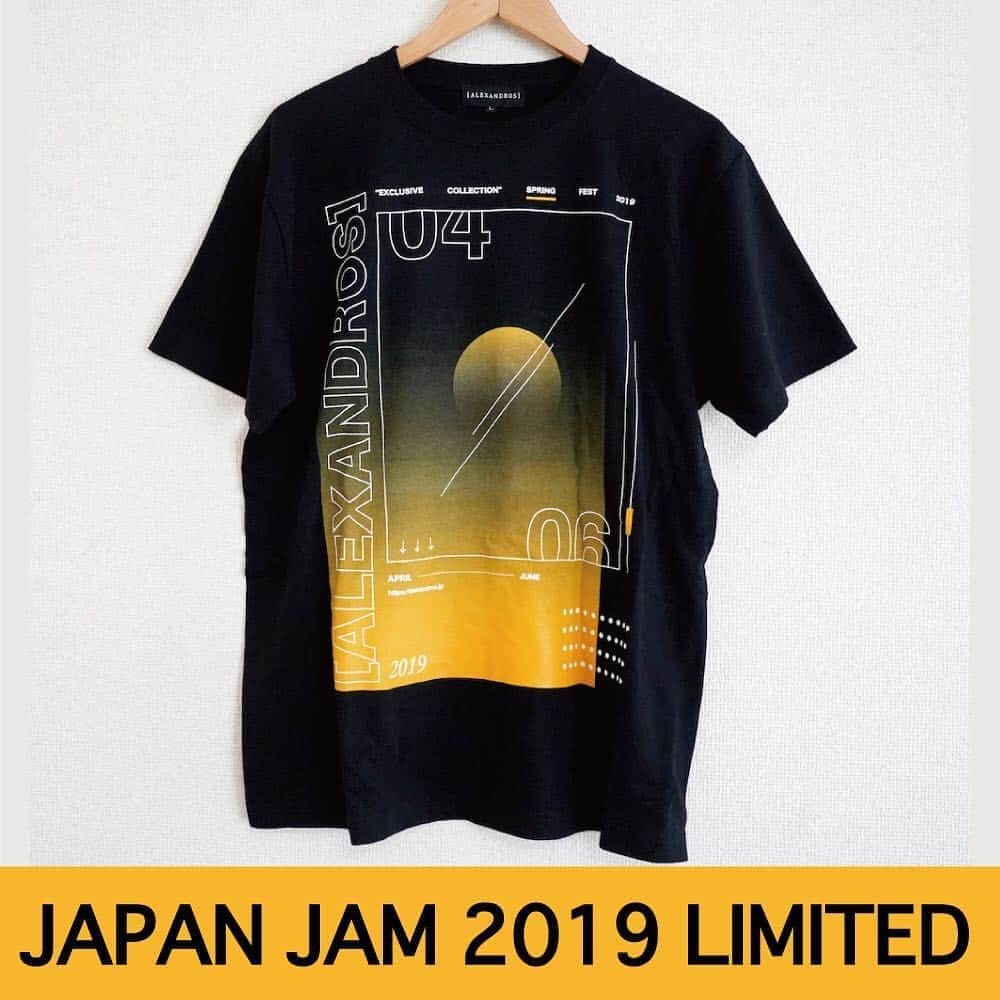 [ALEXANDROS]さんのインスタグラム写真 - ([ALEXANDROS]Instagram)「【 #JAPANJAM2019 】﻿ 明日は「JAPAN JAM 2019」に出演致します！﻿ 18:55~SKY STAGEにてトリをつとめます。楽しみましょう！﻿ ﻿ 新作の春フェスグッズに、JAPAN JAM限定色が登場です。﻿ ﻿ ・GRADATION TEE﻿ ・BI-COLOR TEE﻿ ・FULL COLOR LOGO FACE TOWEL﻿ ﻿ ▼新作グッズ詳細はこちら▼﻿ https://alexandros.jp/a/Spring_Festival_2019﻿ ﻿ ﻿ #alexandros﻿﻿ #春フェスグッズ﻿﻿ #japanjam﻿ #limited﻿ #goods﻿﻿ #merch﻿﻿ #gradation﻿﻿ #bicolor﻿﻿ #tee﻿﻿ #fullcolor ﻿﻿ #towel﻿」5月4日 16時50分 - alexandros_official_insta