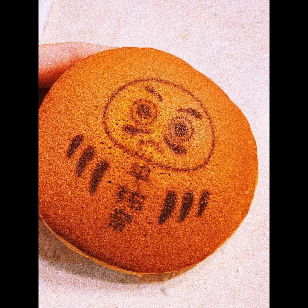 平祐奈さんのインスタグラム写真 - (平祐奈Instagram)「これすごい。 お友達のお母さんから頂いたお土産☺︎ 名前入り‼︎すごい、うれしい。 私、どら焼きになりました✌︎ あれ、これってどら焼きだよね？ たい焼き？名前ど忘れしちゃった🤭 #ありがとう」5月4日 17時32分 - yunataira_official