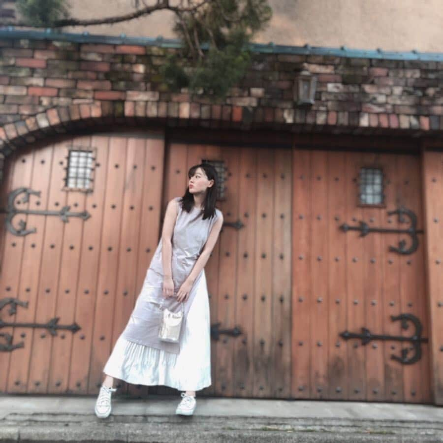 久住小春さんのインスタグラム写真 - (久住小春Instagram)「暖かくなってきたね☺️ 新しい洋服届いたからソッコー着た😁 上着もちゃんと着てたよ🧥 #mercuryduo#casselini#converse#私服」5月4日 17時32分 - koharu_kusumi.official