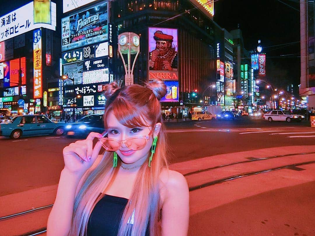 鈴木まりなのインスタグラム：「  すすきの💜 20年ぶりに出身地に戻ってきた🇯🇵     #すすきの #札幌 #ニッカウイスキー #dj #girlsdj #femaledj #asiandj #Japanesedj #djlife #djingismylife #djinglife #djlifestyle」
