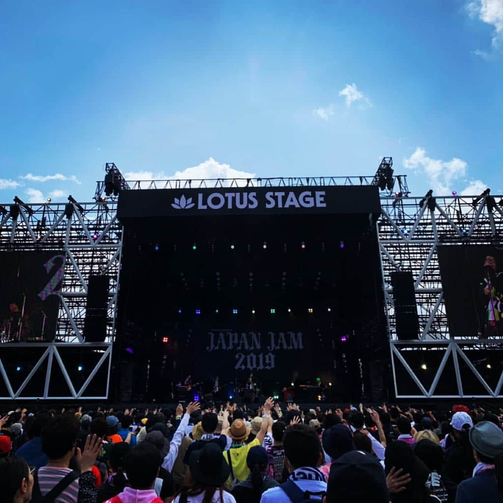 JQのインスタグラム：「毎日感謝 A ri ga——to #osakagoodvibes #vivalarock2019 #japanjam2019  いざTour Finalへ」