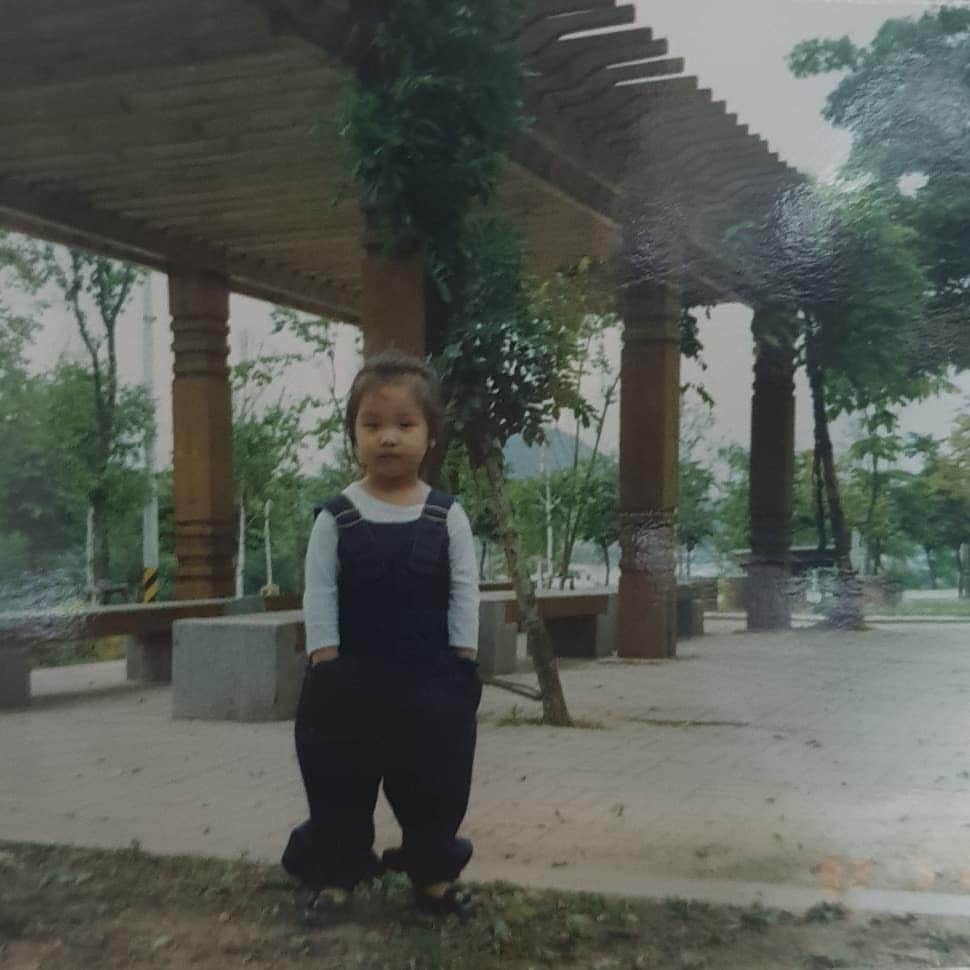 ジヒョン さんのインスタグラム写真 - (ジヒョン Instagram)「부모님이 기억하는 내모습인가..💌 #5월은가정의달👪」5月4日 18時14分 - jihyunilovee