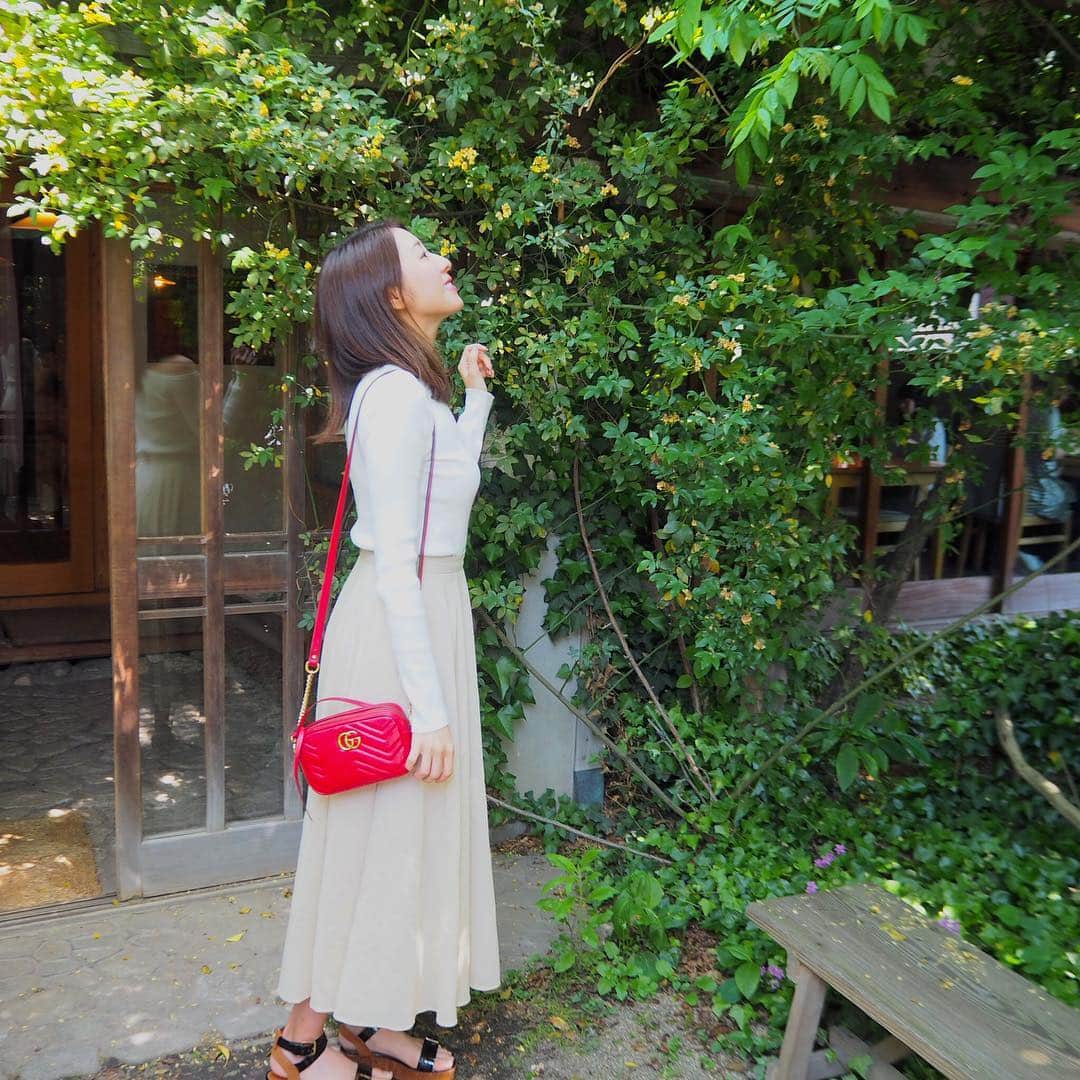 杉下理世のインスタグラム：「親友のよぴこちゃんとランチからのショッピングデート🥰 ランチは野菜が美味しいパッパライライで🥗 感覚が似ている親友とのショッピングは、本当に気を遣わず楽しい時間🥰 これからはもっと頻繁に帰って来よう👭💓 #福岡 #博多 #lunch #福岡グルメ #博多 #福岡カフェ #博多カフェ #bestfriend #fashion #coordinate」