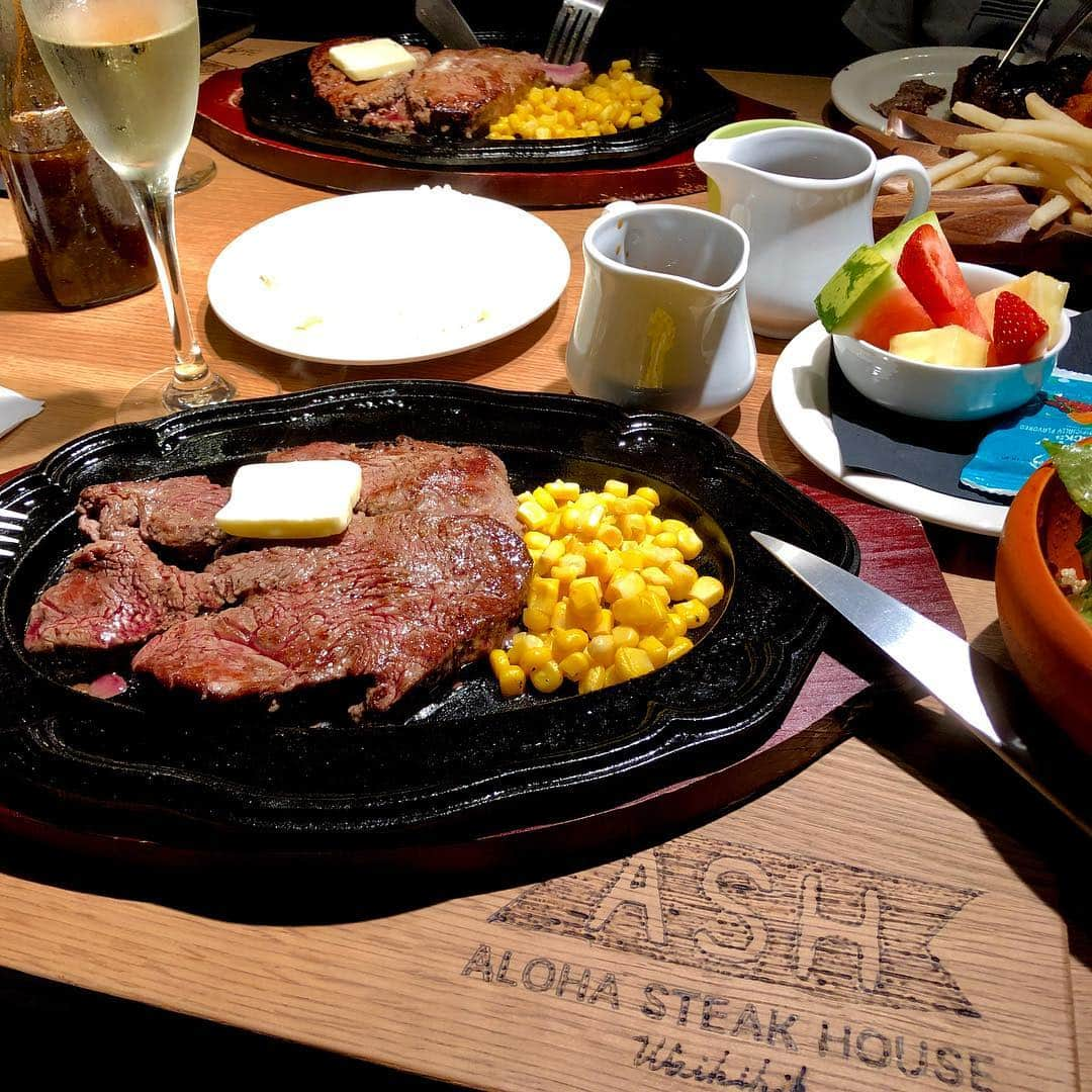 久永輝明さんのインスタグラム写真 - (久永輝明Instagram)「@alohasteakhouse のオープニングに行ってきました(^^) カジュアルに行きやすいステーキハウスと伺いながらの実食でしたが、本当に美味しくて350gを余裕の完食(^^) 週3で通えるほどオススメです。 #アロハステーキハウス #alohasteakhouse」5月4日 18時32分 - teruakifukuoji