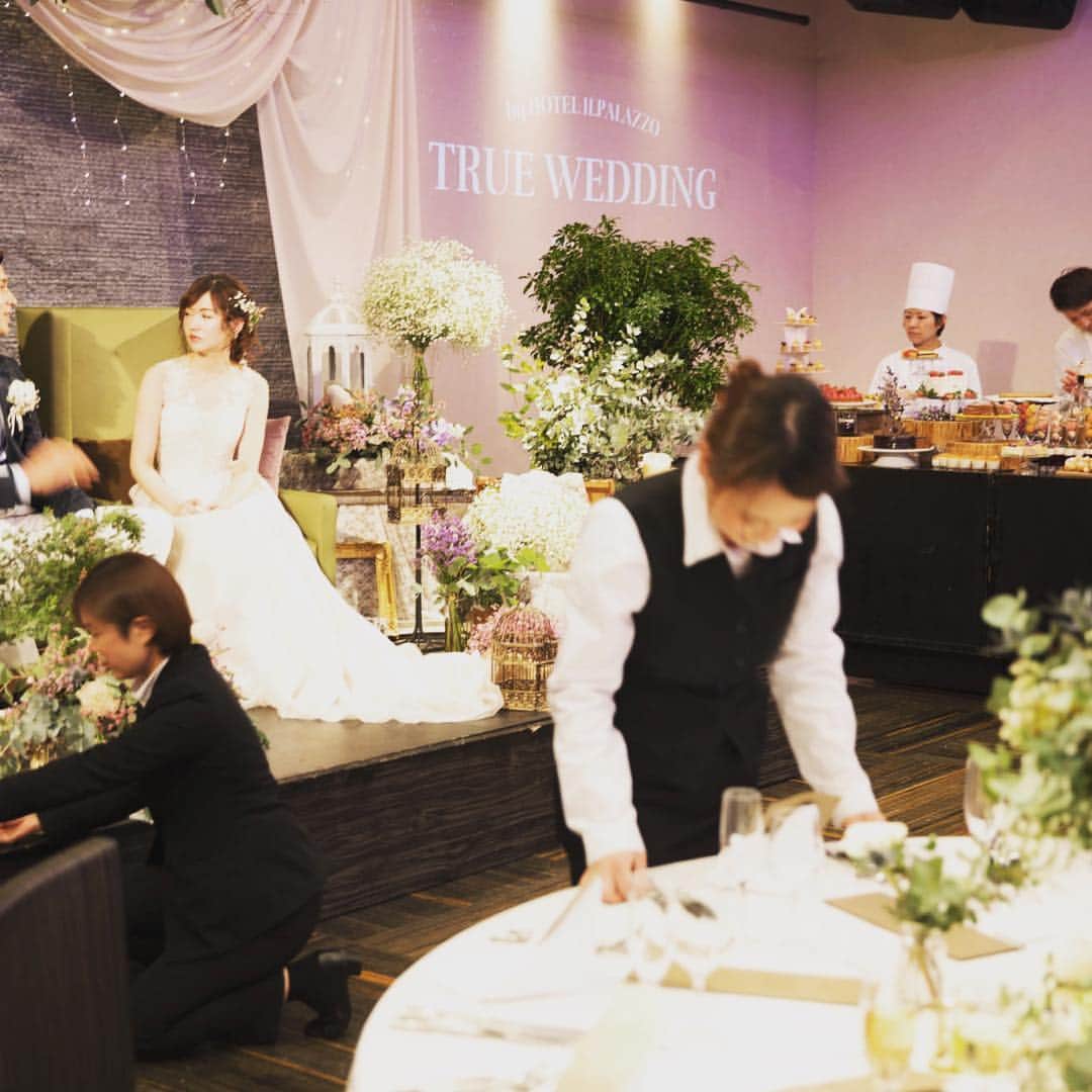 ホテル イル・パラッツォ（Small Laxury Weddのインスタグラム：「イル・パラッツォのウエディングは１日に１組だけそれは、本当に価値のある結婚式にこだわり、プランナーからシェフ、サービススタッフまで関わる全員がふたりを全力でサポートしたいから。「一生モノをご一緒に」チームで創る世界でひとつの結婚式　#ilpalazzo #wedding #hotel #ウェディング #結婚式 #ウェディングレポ #ウェディング小物 #ウェディングフォト #フォトスポット #プレ花嫁 #日本中のプレ花嫁さんと繋がりたい #日本中の花嫁さんと繋がりたい #プレ花嫁準備 #プレ花嫁デビュー #japan #福岡 #前撮り #後撮り #結婚準備 #花嫁 #ブライダル #ナイトウェディング #卒花嫁 #ドレス迷子 #婚礼 #결혼식 #일본」