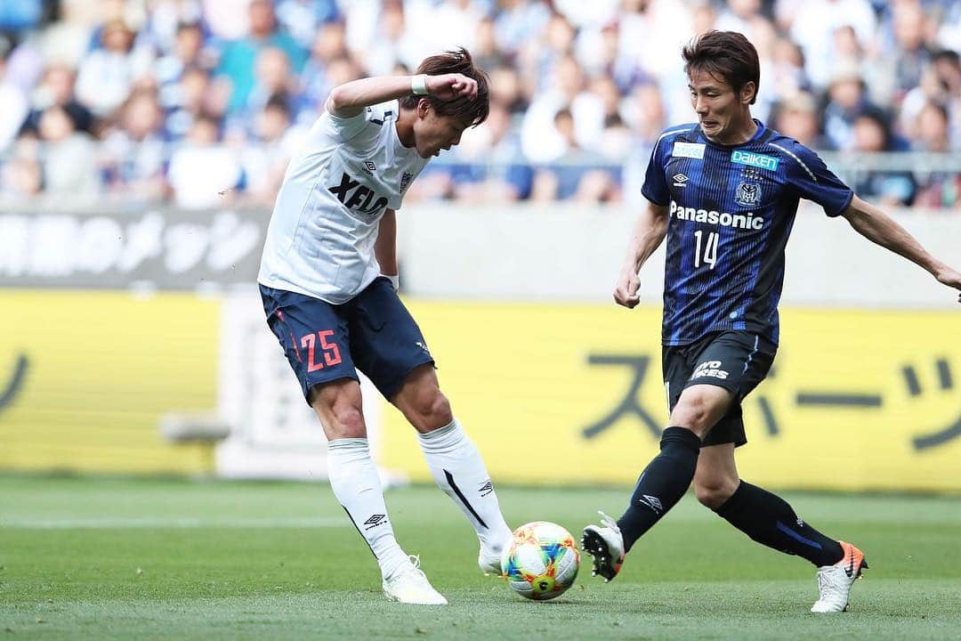 小川諒也のインスタグラム：「ガンバ大阪戦、応援ありがとうございました。 この勝ち点1を意味あるものにするために。 #fctokyo  #小川諒也」