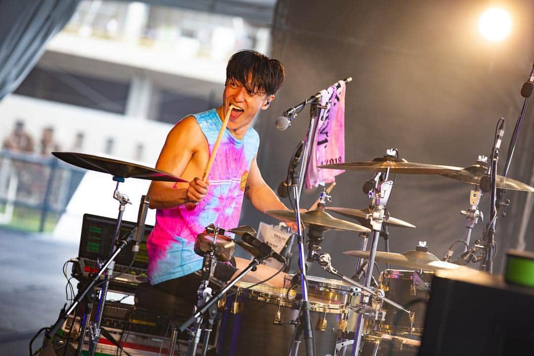 Bunta さんのインスタグラム写真 - (Bunta Instagram)「JAPANJAM2019🥁♨️🥁 やばい景色をありがとう👍👍 photo by @tamaishingo22  #drums #drumforhappy #totalfat #japanjam #シャクれドラマー」5月4日 19時31分 - buntatf