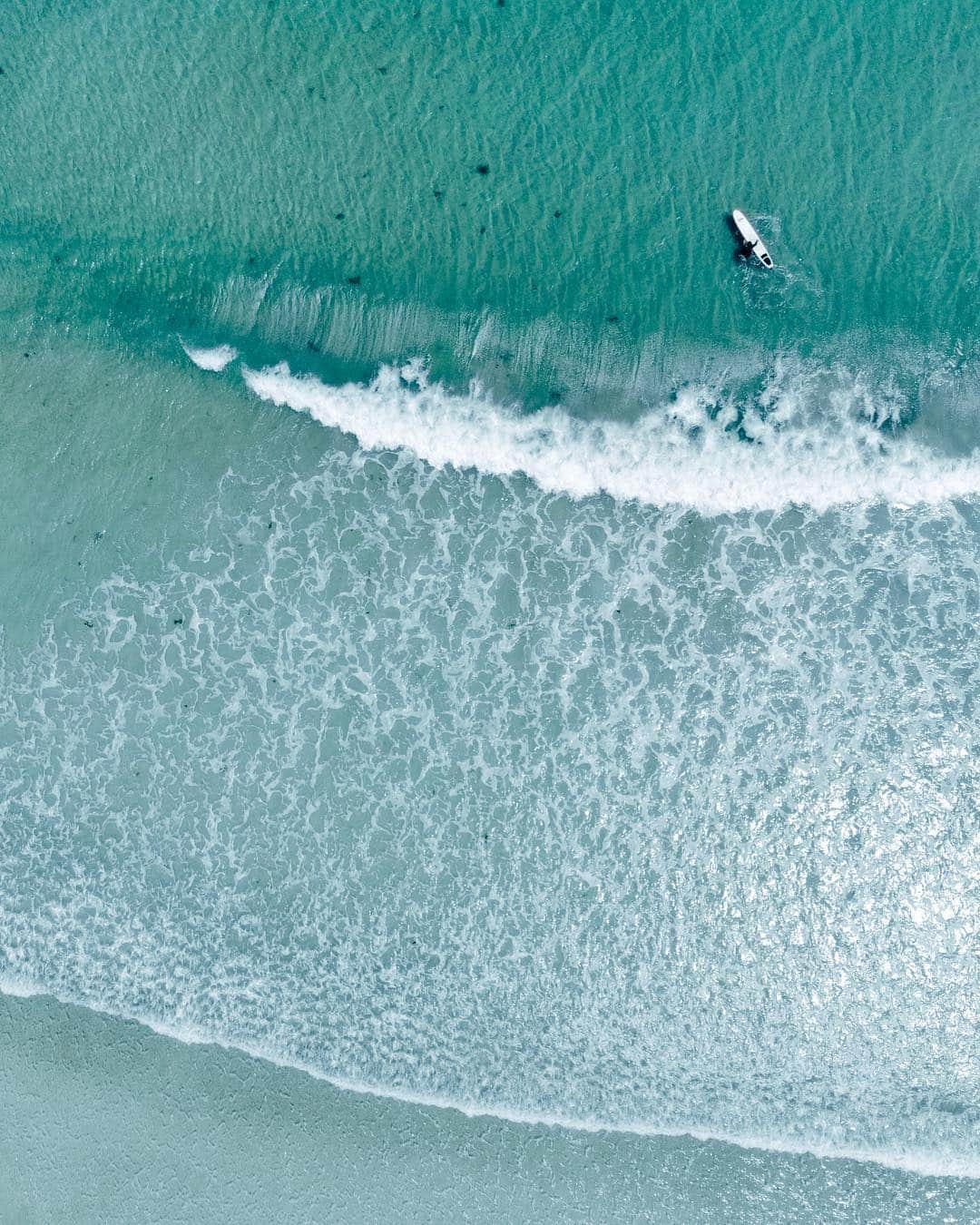haraoのインスタグラム：「Summer is coming soon. . . . #mavicair #dji . #as_archive #indies_gram #hueart_life #good_portraits_world #ig_phos #indy_photolife #screen_archive #Rox_Captures #jp_mood #team_jp_ #IGersJP #RECO_ig #Lovers_Nippon_Portrait #art_of_japan_ #japan_daytime_view #daily_photo_jpn #bestjapanpics #tokyocameraclub #jp_portrait部 #透明 #エモい #ポートレート撮影 #光と影 #スクリーンに恋して #写真が好きな人と繋がりたい #被写体募集」