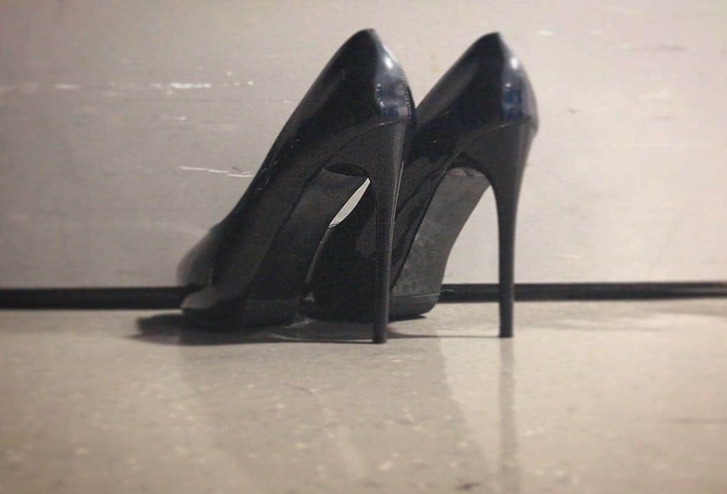 玉置成実さんのインスタグラム写真 - (玉置成実Instagram)「#KinkyBoots 本日もお越し下さった皆様ありがとうございました☺️👠 最後目と目が合って一緒に踊って下さったりで、幸せで胸が高鳴ります❤️本日も感謝。  今回お衣装のヒールが初演より高いものがいくつかあって、その中でもこれが断トツ超高ピンヒール👠✨️」5月4日 19時56分 - nm_tmk