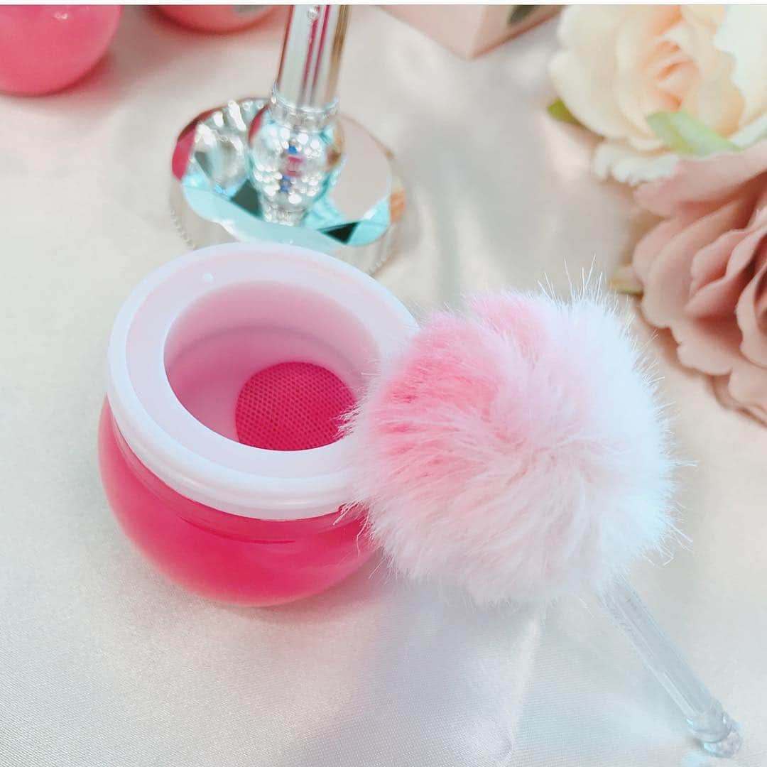 Jill Stuart Cosmetics Japanさんのインスタグラム写真 - (Jill Stuart Cosmetics JapanInstagram)「Jill stuart loose blush Made in Japan . IDR 698.000 . Feminine right down to the gesture of applying it. Loose powder-type blush just like cotton candy. .  Shades; 01 cotton candy Baby pink as soft as cotton candy 02 fluffy flower Coral beige as airy as fluff 03 cherished love True red as pure as love for that special person ※Main color 04 saturday brunch Pink coral as happy as a weekend brunch 05 baby butterfly Cassis red that imparts color as sweet as a small butterfly ★06 fairy dress Whisper pink as delicate as a fairy's dress ★Limited-edition color . Order via line id @kxd1010i Click the link on our profile . #jualjillstuart#jualjillstuartmakeup#jualkuasmakeup#tokobatam#batamtoko#muabatam#batamolshop#olshopbatam#batam#tokokosmetik#jualbrush#jualsigma#jualan#jualanku#jualsephora#jualchanel#jualladuree#jualkosmetikbatam#jualeyeliner#jualmascara#juallipstick#jualmurah#jualankaka#makeupartistbatam#jualmakeup#jualkosmetikori#jualetude#jualladureekosmetik#jualkosmetikjepang#jillstuart」5月4日 19時51分 - jillstuart.beauty