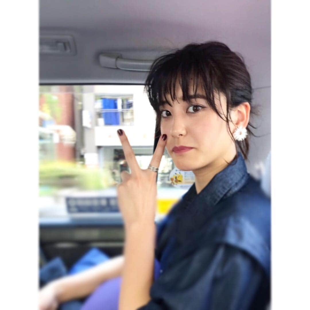 山崎紘菜さんのインスタグラム写真 - (山崎紘菜Instagram)「✌️✌️✌️ 令和になりましたね。 #いぇい #令和初投稿 photo by @kurumi_shimizu」5月4日 19時56分 - hirona_yamazaki