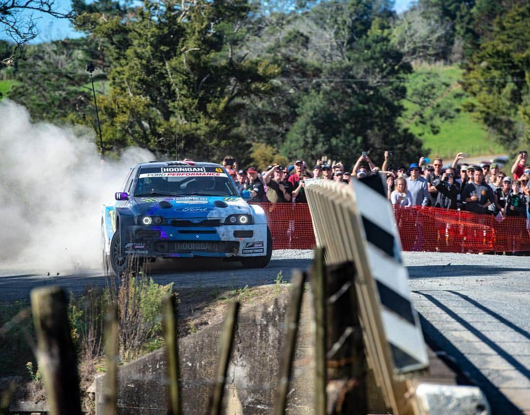 ケン・ブロックさんのインスタグラム写真 - (ケン・ブロックInstagram)「This shot is from the last corner on one of my favorite stages in the world: the Helena stage (SS6) here at #RallyWhangarei. You have to get this corner perfect to make it onto the narrow bridge - and I wasn’t perfect today on this particular corner, but good enough - and good enough for 3rd fastest on this stage. #slideways #CossieWorldTour #BlockEscortCossieV2」5月4日 20時02分 - kblock43