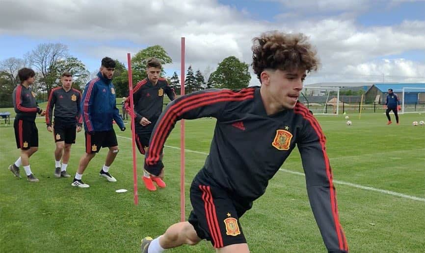 サッカー スペイン代表チームさんのインスタグラム写真 - (サッカー スペイン代表チームInstagram)「💪🏼🇪🇸 ¡¡¡HOY JUGAMOS!!! ⠀ 🆚 @sefutbol - Austria (@oefb_1904). ⠀ 📺 En directo: WEB de Teledeporte. ⠀ ⏰ 17:00 (hora peninsular española) ⠀ 🏟️ Carlisle Grounds. ⠀ 📌 Dublín (República de Irlanda). ⠀ #⃣ #U17EURO」5月4日 20時14分 - sefutbol