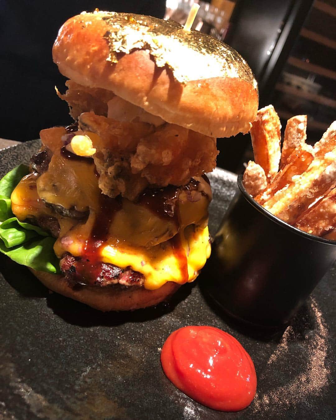 本間紗理奈のグルメインスタ