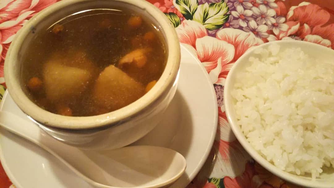 伊藤修子さんのインスタグラム写真 - (伊藤修子Instagram)「薬膳スープ眼には効果ないかもしれません…。」5月4日 20時21分 - itoshuko