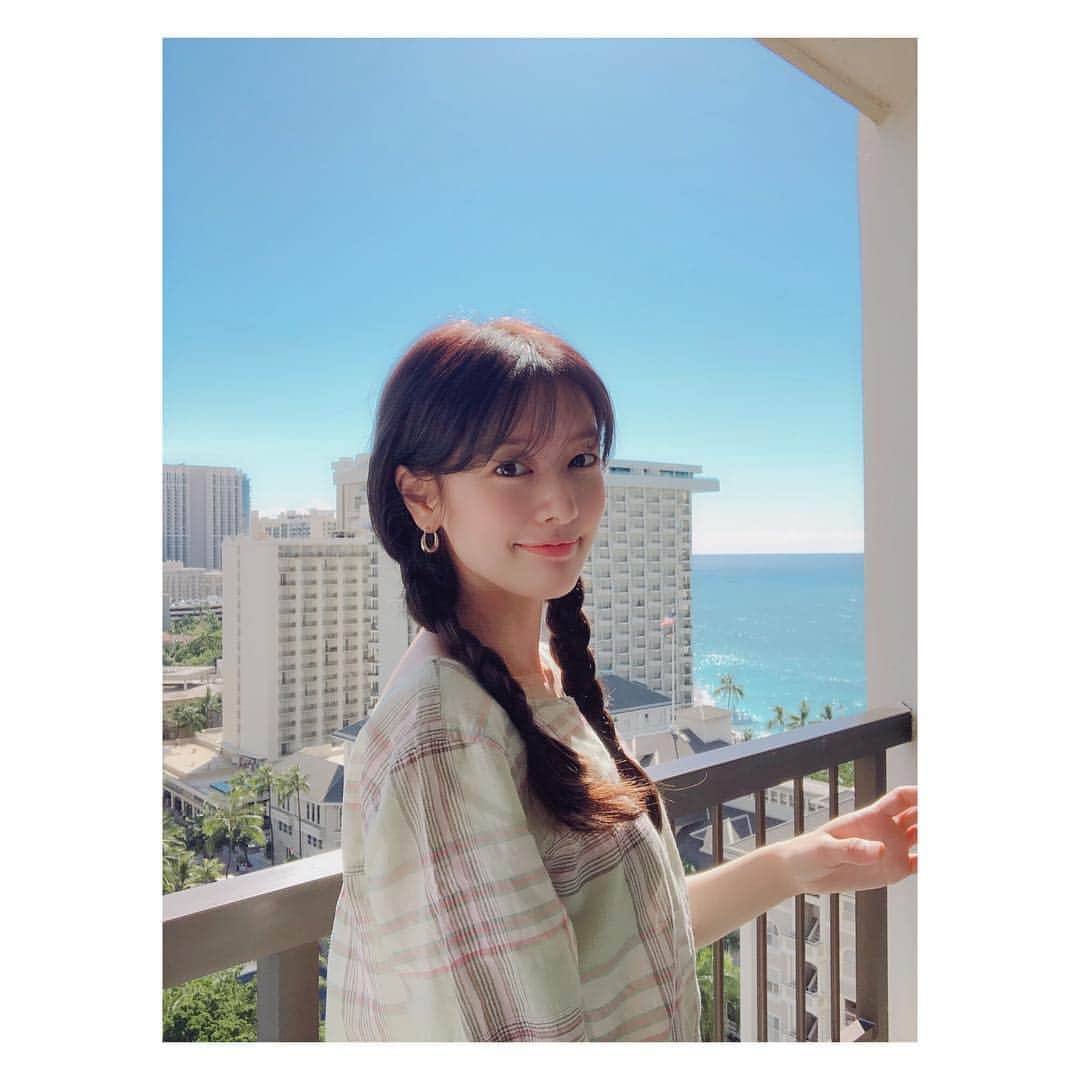 チョン・ソミンのインスタグラム：「하와~이키키✌🏻 하와이에서도 역시 #먹방 이 제일」