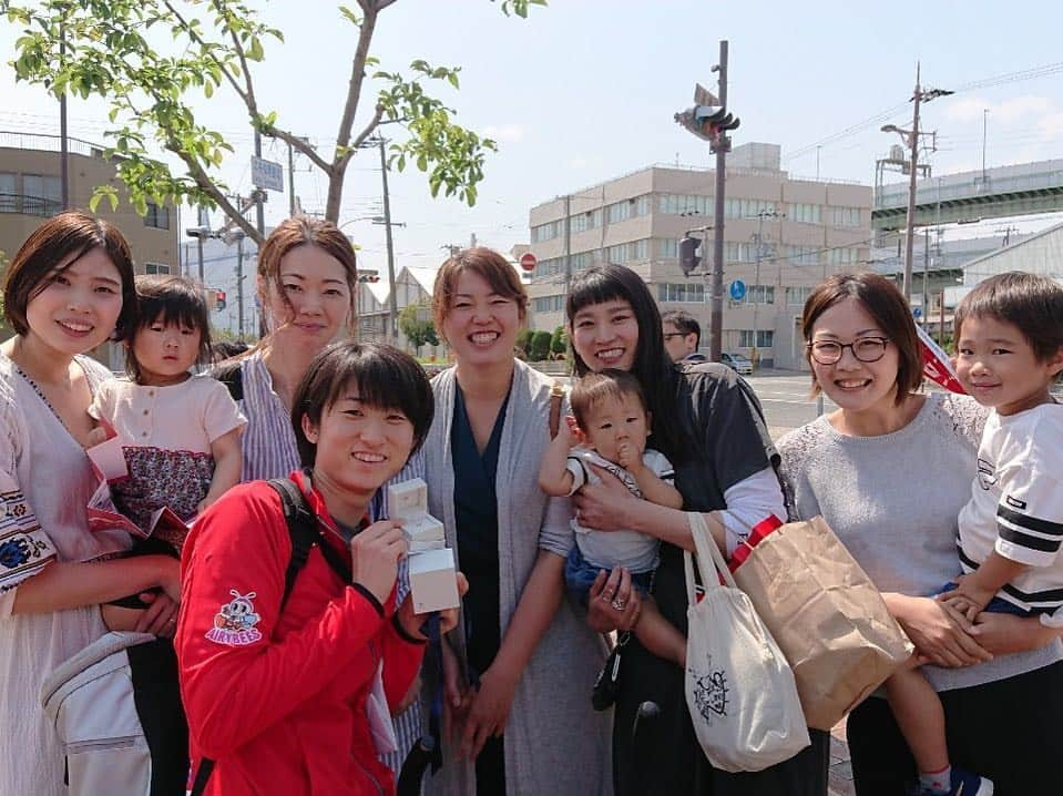 井上香織さんのインスタグラム写真 - (井上香織Instagram)「2019.5.4 デンソーエアリービーズの今シーズン終了。 スタッフの皆さん、選手のみんなおつかれさまでした😌 ・ @mizuhoishida 瑞穂 @yuuuuuuko06 裕子 @hana.11.622 ハナ 長いバレー人生おつかれさま。 ・ #デンソーエアリービーズ #黒鷲旗 #バレーボール #石田瑞穂 #鈴木裕子 #山田美花 #少しゆっくりしてね」5月4日 20時41分 - kaorin888