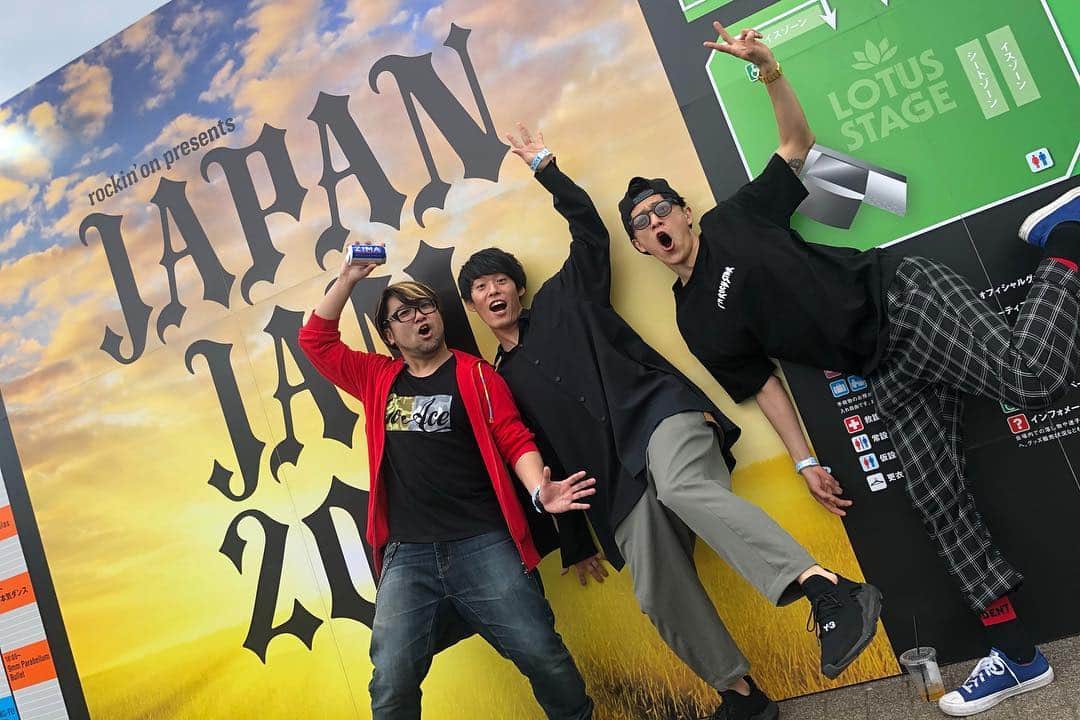 KOUHEIさんのインスタグラム写真 - (KOUHEIInstagram)「JAPAN JAM 2019 📸 @takeshiyao  芝生っていいよね！ あと客席で見るのも楽しいよね！ 2人だけしか話しかけられんかったけどな。」5月4日 20時49分 - kouhei04ls