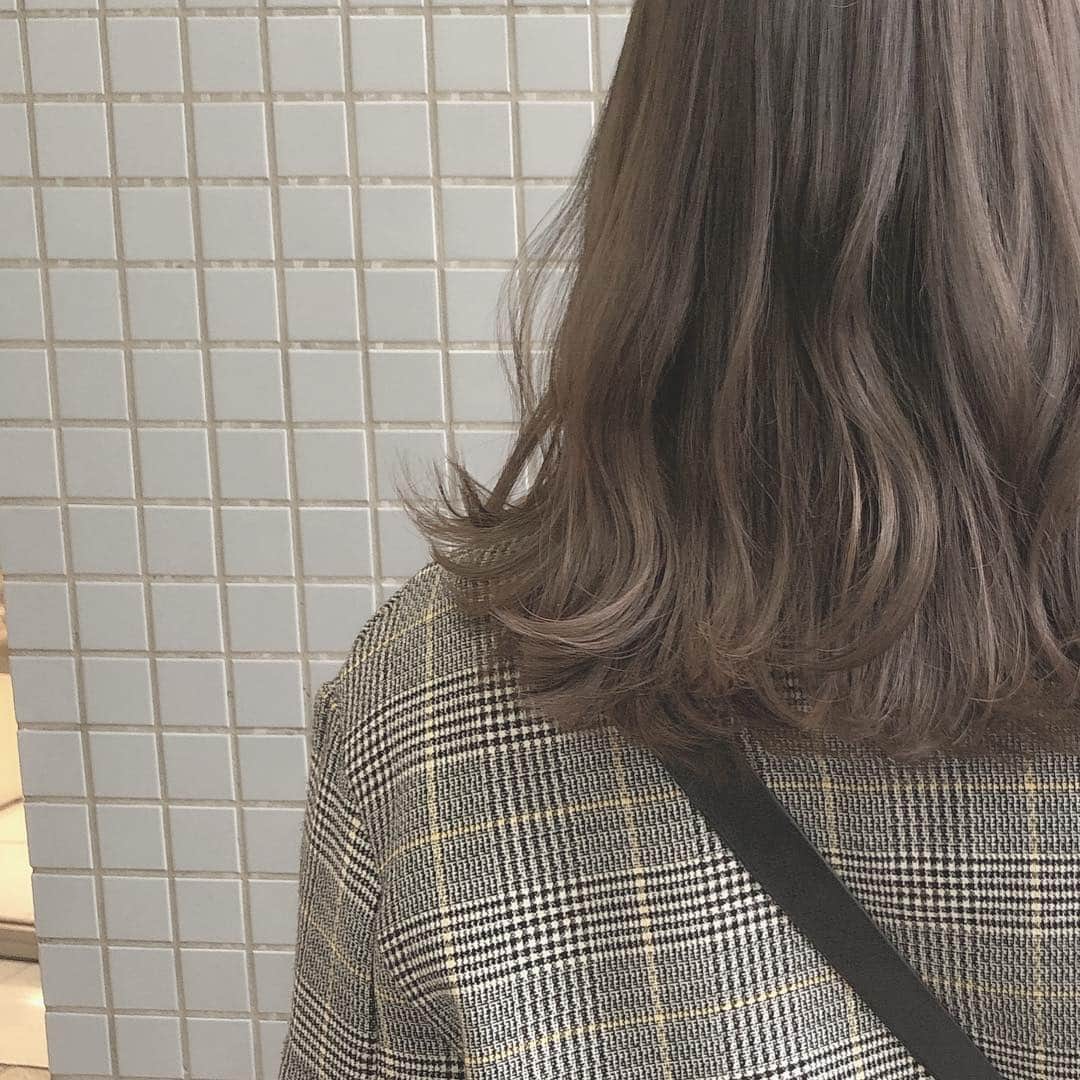 金田和樹さんのインスタグラム写真 - (金田和樹Instagram)「オリーブベージュ♡めちゃ可愛い😊❣️」5月4日 20時47分 - kaneta.hair