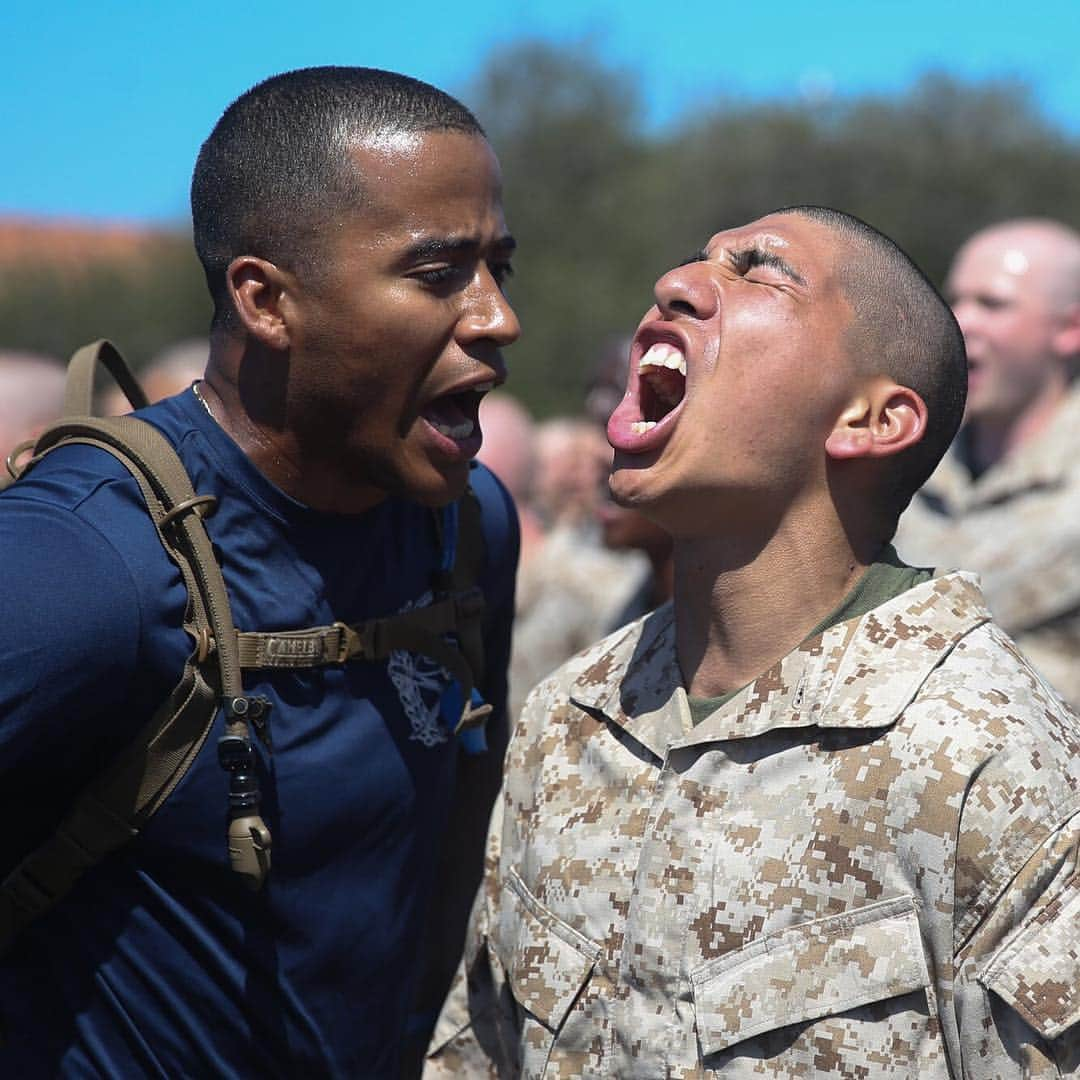 アメリカ海兵隊さんのインスタグラム写真 - (アメリカ海兵隊Instagram)「Scream It Like You Mean It  Recruit with Lima Company, 3rd Recruit Training Battalion, responds to orders during a Marine Corps Martial Arts Program training session at @mcrdsd.  #Marines #MarineCorps #USMC #MarineLife #MakingMarines #Marine #Recruits #MCRDSD #SanDiego #Cali #Training #Military #MarineCorpsBootCamp #BootCamp #DrillInstuctor #DI #Scream #Hardcore #Rah #SemperFi」5月4日 20時52分 - marines