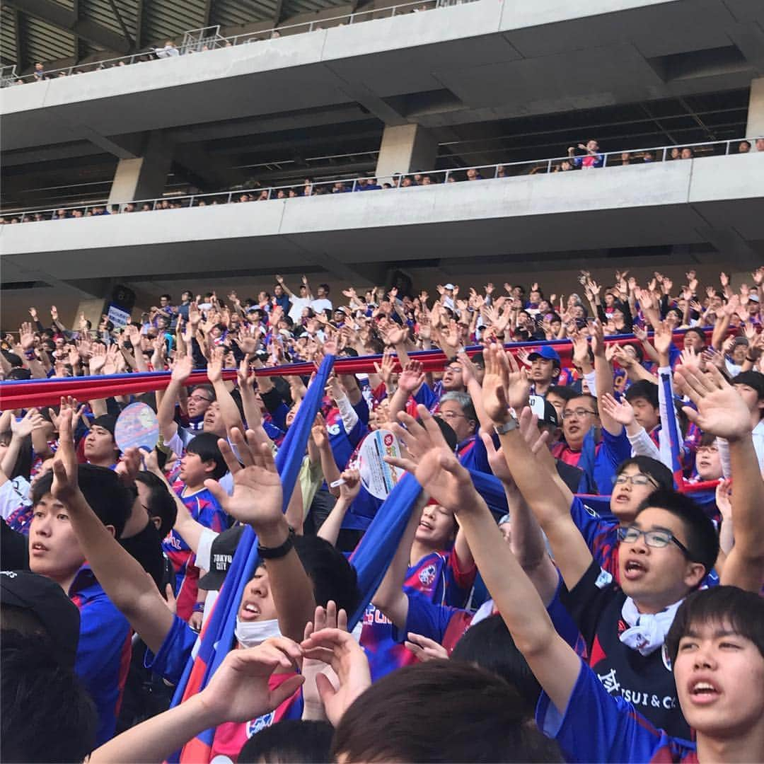 植田朝日さんのインスタグラム写真 - (植田朝日Instagram)「🔵🔴﻿ 貴重な勝ち点ゲット‼️﻿ ﻿ 勝ちたかったけど、こういうゲームで勝ち点を積み上げられる様になったのは成長だよね。﻿ ﻿ ハヤシ様様です！w﻿ ﻿ 次のホームは勝ちましょう‼️﻿ ﻿ バモ トーキョー﻿ ﻿ #tokyo12 #FC東京 #大阪遠征」5月4日 20時56分 - asahiman