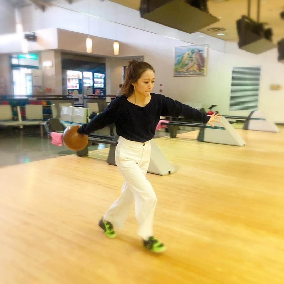 chayさんのインスタグラム写真 - (chayInstagram)「久しぶりにボーリングやったら下手すぎてびっくりした🎳 #ボーリング」5月4日 20時56分 - chay1023_official