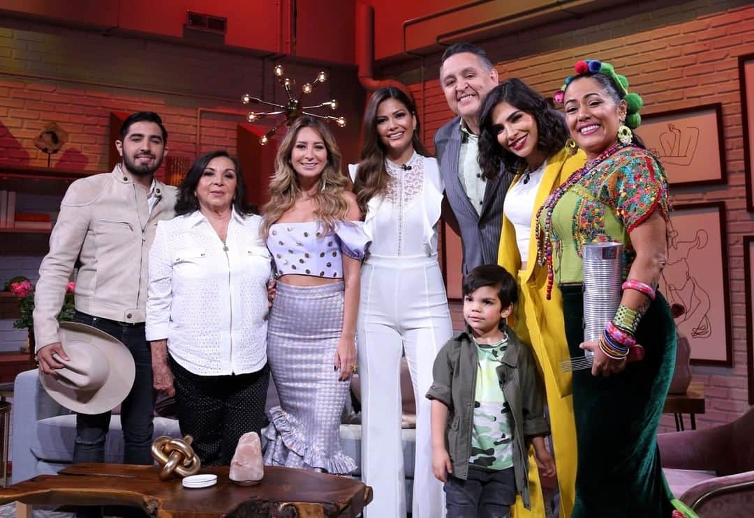 Despierta Americaさんのインスタグラム写真 - (Despierta AmericaInstagram)「No te pierdas la gran celebración del Día de las Madres esta noche a las 7pm/6c por @Univision junto a @anapatriciatv y muchos más. 🎀💐 #PorEllas」5月4日 21時00分 - despiertamerica