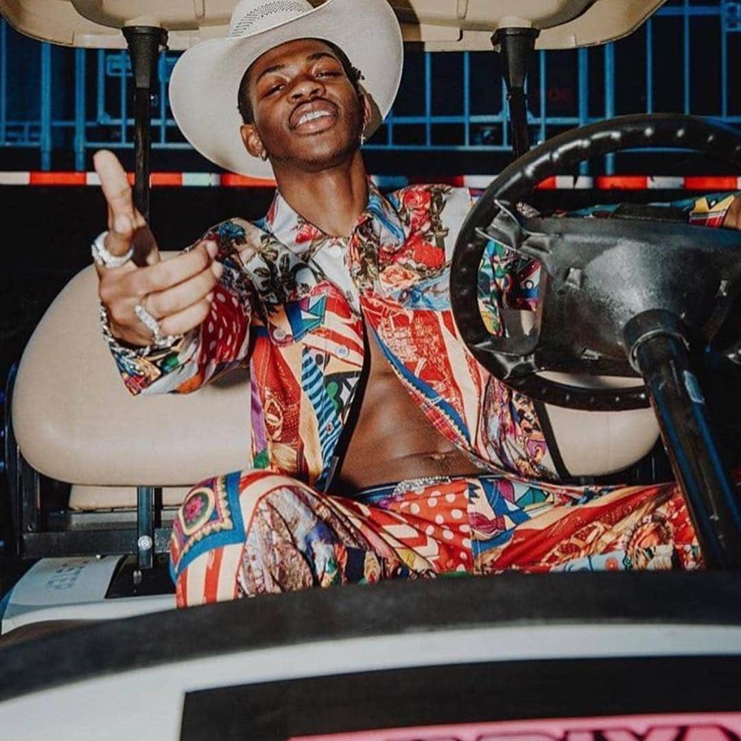 ジェレミー・スコットさんのインスタグラム写真 - (ジェレミー・スコットInstagram)「YOU CAN’T TELL ME NOTHIN’  @lilnasx IN OLD TOWN @moschino 🤠」5月4日 21時32分 - jeremyscott