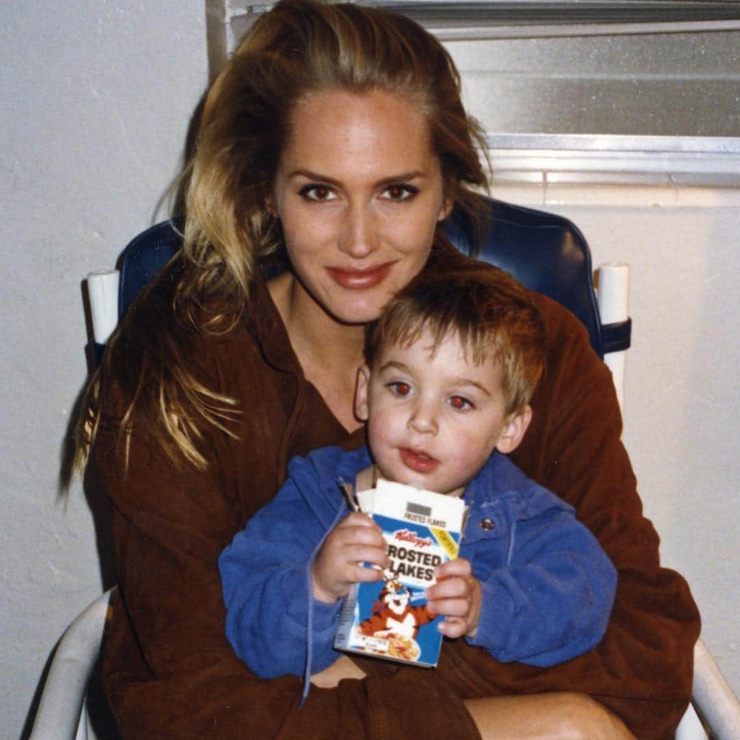 ボビー・ブラウンのインスタグラム：「In a blink of an eye today you are 29 @dplofker. Great full for the privilege of being your mom.  Especially for sharing this journey with @sdplof Way before @instagram I luckily took snaps of all the times I brought you with me to work. So many things I adore about you and so many things I’m in total awe watching you. Happy Birthday (one of the)loves of my life. 🙏👏🍸」