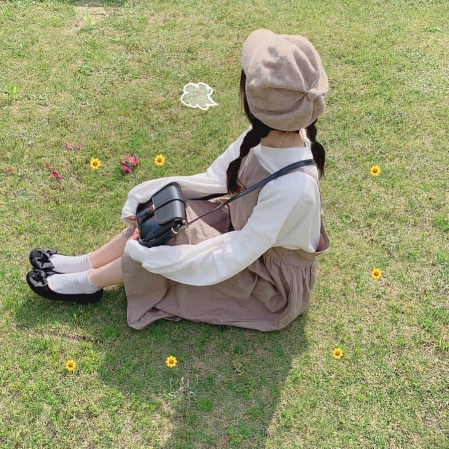 夏川愛実のインスタグラム：「ㅤㅤㅤㅤㅤㅤㅤㅤㅤㅤㅤㅤㅤ ㅤㅤㅤㅤㅤㅤㅤㅤㅤㅤㅤㅤㅤ  昨日の #私服 ㅤㅤㅤㅤㅤㅤㅤㅤㅤㅤㅤㅤㅤㅤㅤㅤㅤㅤㅤㅤㅤㅤㅤㅤㅤㅤㅤㅤㅤㅤ ダボっとしてるのがすき💓 ㅤㅤㅤㅤㅤㅤㅤㅤㅤㅤㅤㅤㅤㅤㅤㅤㅤㅤㅤㅤ ワンピース #rps  スウェット @niceclaup_official_  帽子 @anemoneoosu  ㅤㅤㅤㅤㅤㅤㅤㅤㅤㅤㅤㅤㅤㅤㅤㅤㅤㅤㅤㅤ ㅤㅤㅤㅤㅤㅤㅤㅤㅤㅤㅤㅤㅤㅤㅤㅤㅤㅤㅤㅤ ㅤㅤㅤㅤㅤㅤㅤㅤㅤㅤㅤㅤㅤㅤㅤㅤㅤㅤㅤㅤㅤㅤ #私服コーデ#春コーデ#ワンピース#rps #niceclaup#バレエシューズ#三つ編みアレンジ #低身長コーデ#148cmコーデ#ロングスカート  ㅤㅤㅤㅤㅤㅤㅤㅤㅤㅤㅤㅤㅤㅤㅤㅤㅤㅤㅤㅤㅤㅤㅤㅤ」