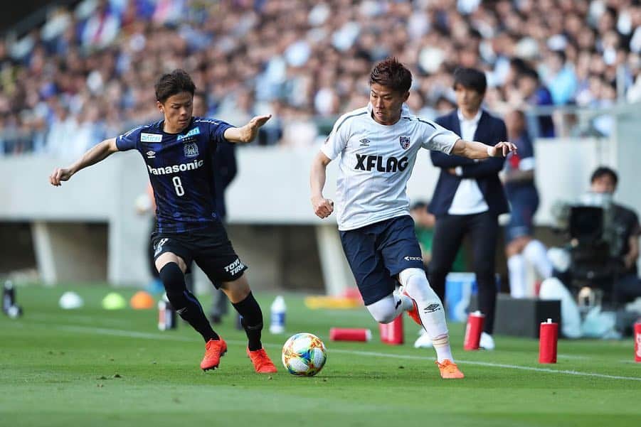 太田宏介のインスタグラム：「『ガンバ大阪戦』 応援ありがとうございました！ 選手・スタッフ・ファン・サポーターが１つになって闘えてる！この一体感大事🤝 今日の勝ち点1をポジティブに捉えて、次またいい準備をしよう！ 継続あるのみ！ #fctokyo  #太田宏介」